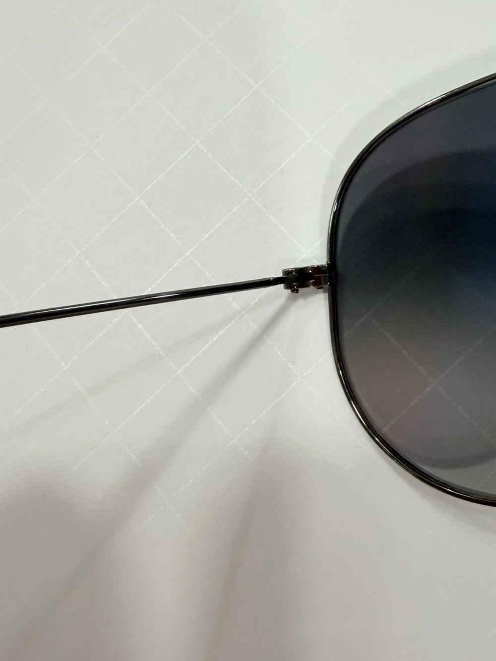 Ray-Ban Aviator Classic Men's Sunglasses - Gradient Gray Lenses - Picture 7 of 9